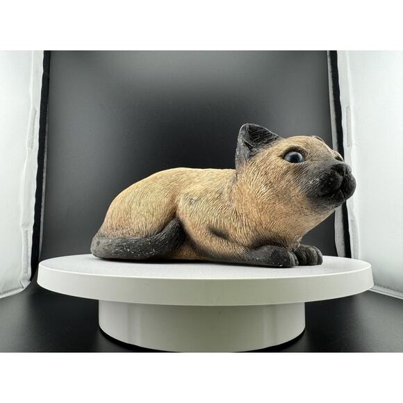 Vintage 1982 Sandcast Siamese Cat Figurine by Sandra Brue - Picture 2 of 10